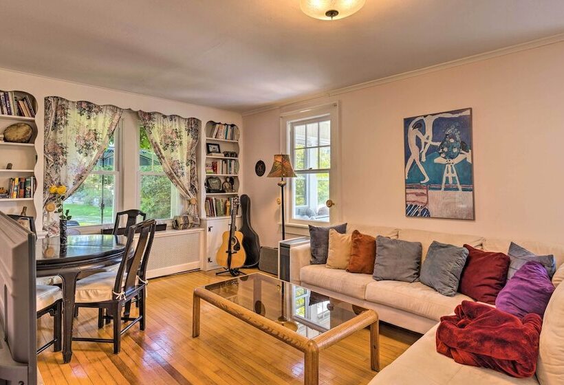 Historic North Fork Farmhouse Near Wineries!