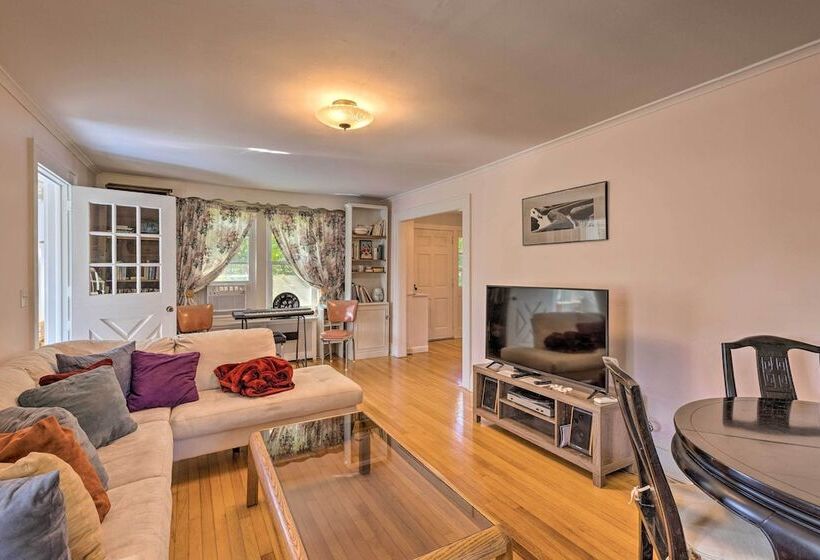 Historic North Fork Farmhouse Near Wineries!