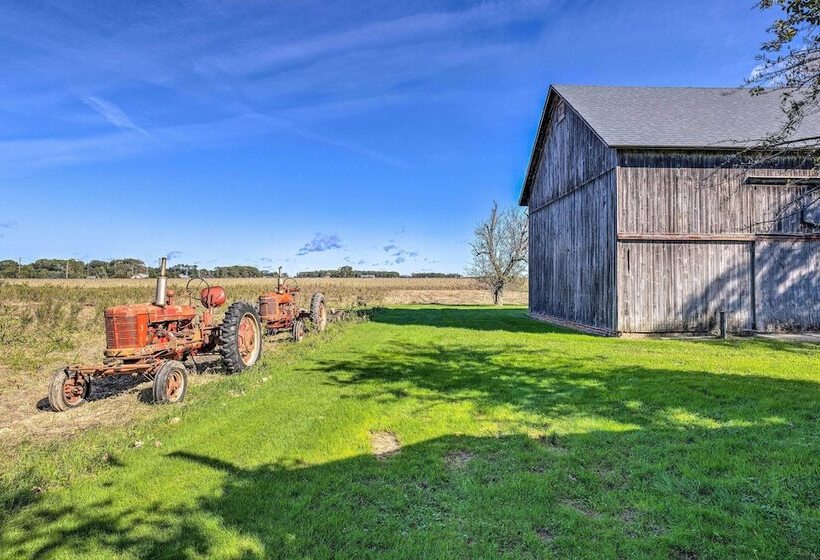 Historic North Fork Farmhouse Near Wineries!