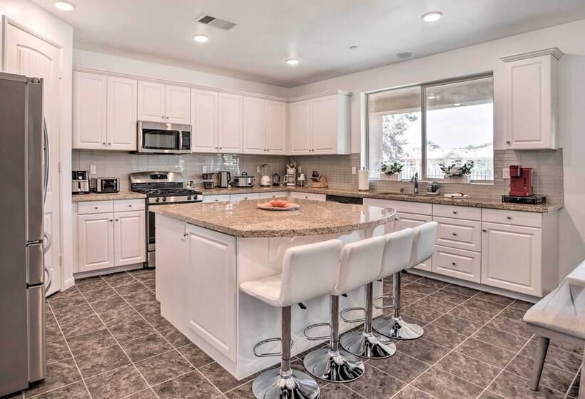 Idyllic Indio Oasis W/ Private Pool & Spa!