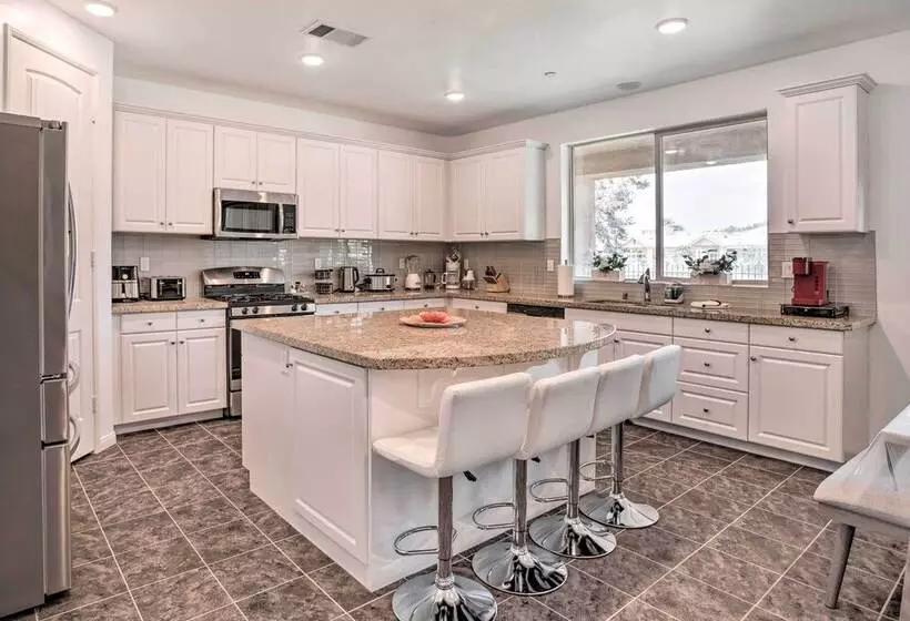 Idyllic Indio Oasis W/ Private Pool & Spa!