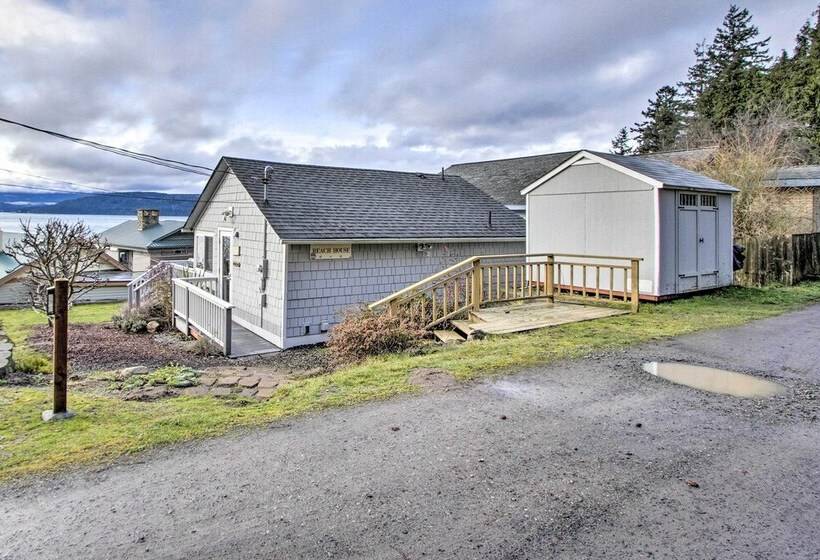 Idyllic Waterfront Cottage W/beach & Sunset Views!