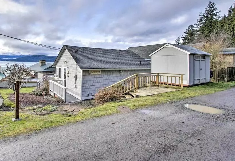 Idyllic Waterfront Cottage W/beach & Sunset Views!