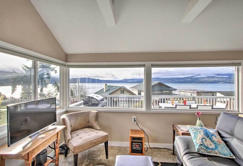 Idyllic Waterfront Cottage W/beach & Sunset Views!