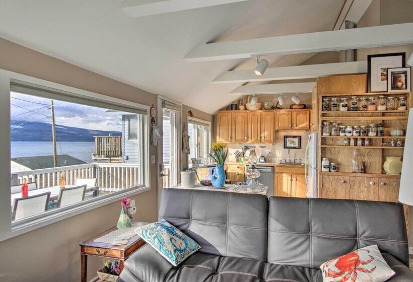Idyllic Waterfront Cottage W/beach & Sunset Views!