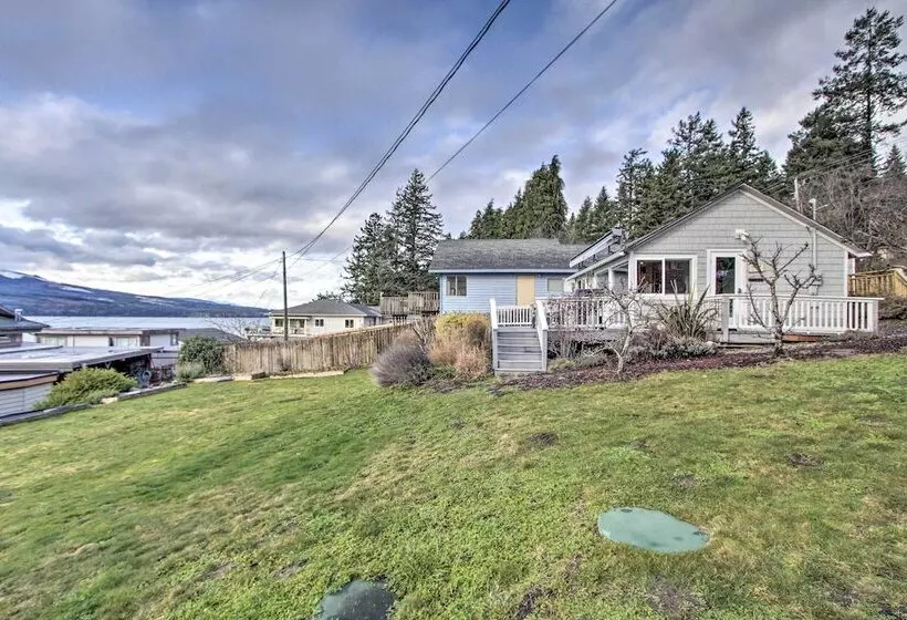 Idyllic Waterfront Cottage W/beach & Sunset Views!