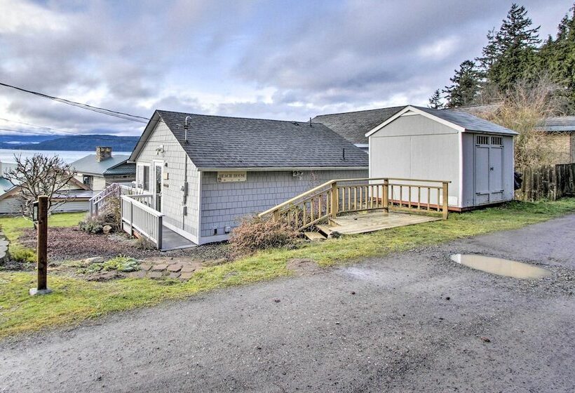 Idyllic Waterfront Cottage W/beach & Sunset Views!