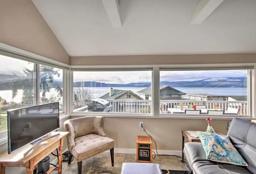 Idyllic Waterfront Cottage W/beach & Sunset Views!