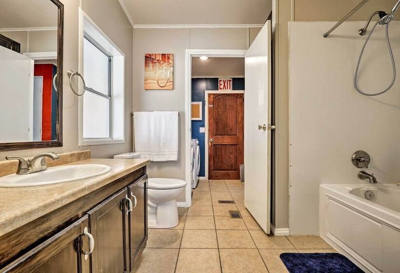 La Verkin Home W/ Yard, Covered Patio & Grill