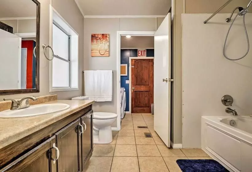 La Verkin Home W/ Yard, Covered Patio & Grill