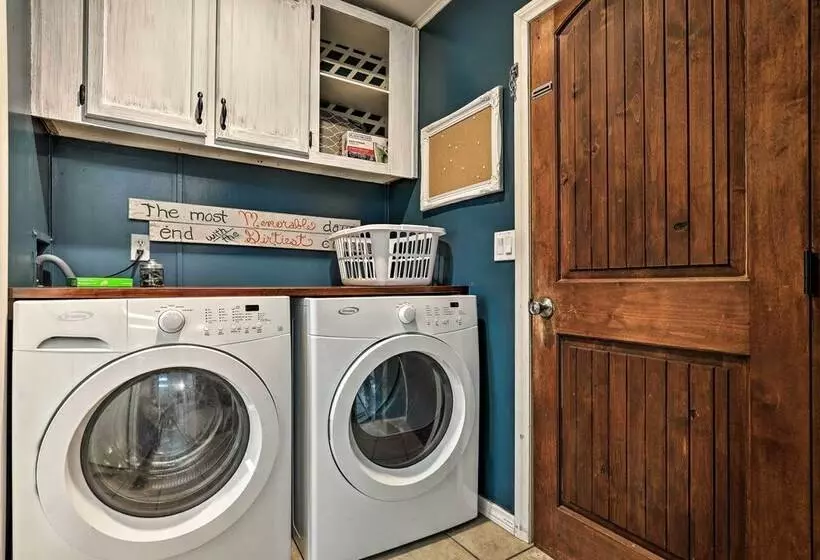 La Verkin Home W/ Yard, Covered Patio & Grill