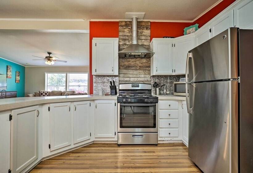 La Verkin Home W/ Yard, Covered Patio & Grill