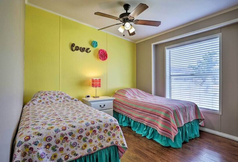 La Verkin Home W/ Yard, Covered Patio & Grill