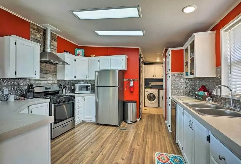 La Verkin Home W/ Yard, Covered Patio & Grill