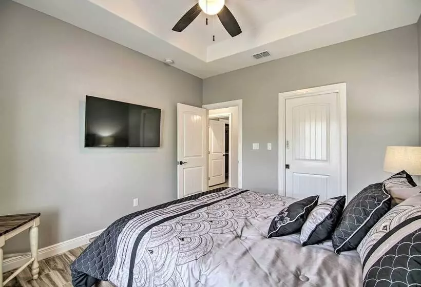 Laguna Vista Resort Style Home, Private Pool & Spa