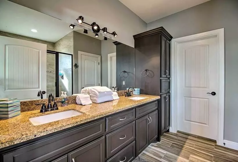 Laguna Vista Resort Style Home, Private Pool & Spa