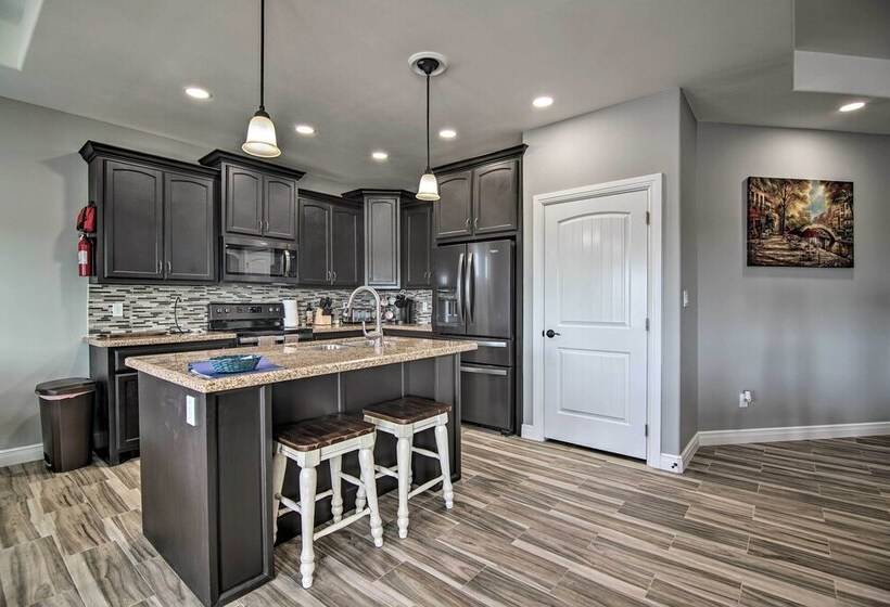 Laguna Vista Resort Style Home, Private Pool & Spa