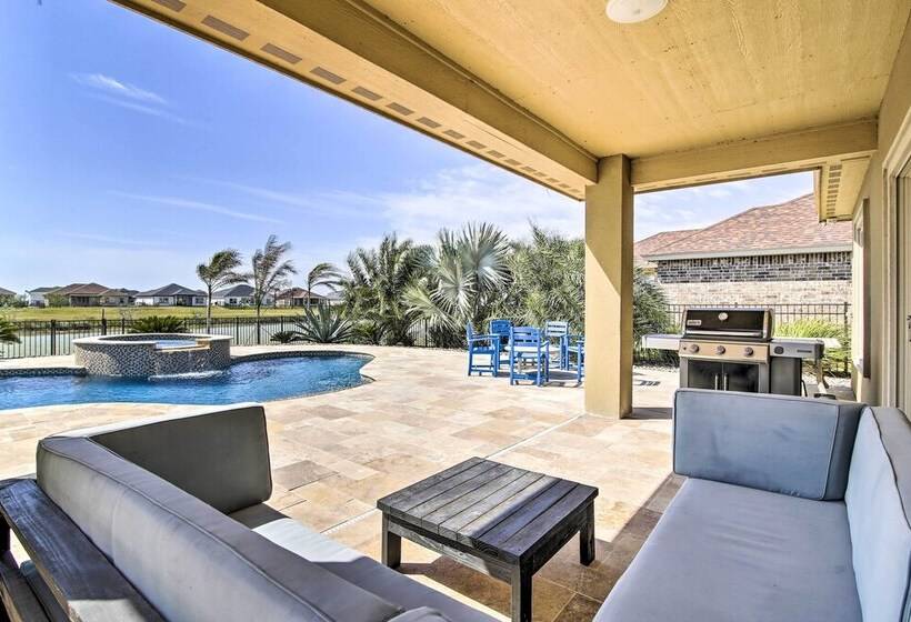 Laguna Vista Resort Style Home, Private Pool & Spa