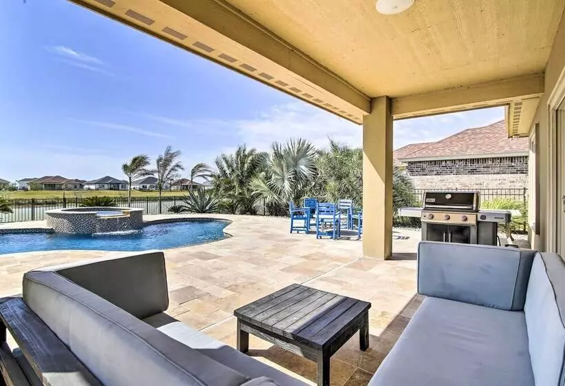 Laguna Vista Resort Style Home, Private Pool & Spa