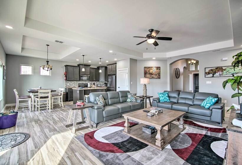 Laguna Vista Resort Style Home, Private Pool & Spa