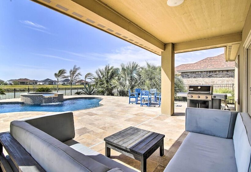 Laguna Vista Resort Style Home, Private Pool & Spa