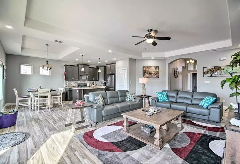 Laguna Vista Resort Style Home, Private Pool & Spa