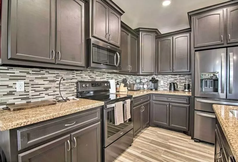 Laguna Vista Resort Style Home, Private Pool & Spa