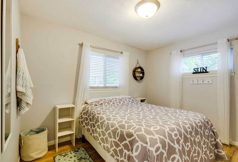 Lakefront Sunrise Beach Home W/ Private Dock!