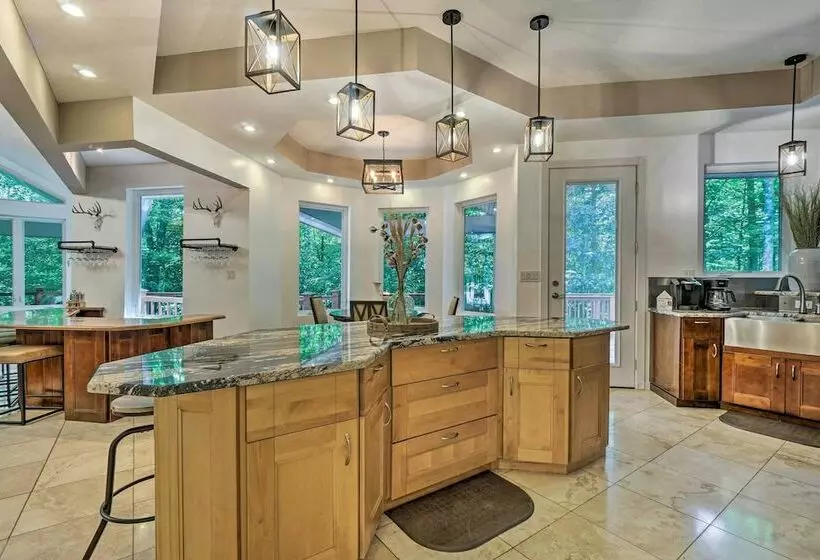 Luxe Hideaway Ranch W/ Hot Tub On 40 Acres!