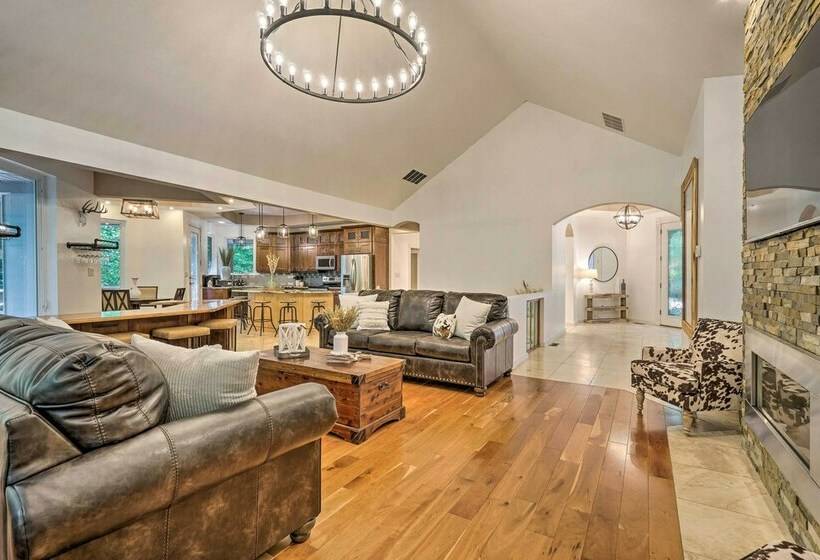 Luxe Hideaway Ranch W/ Hot Tub On 40 Acres!