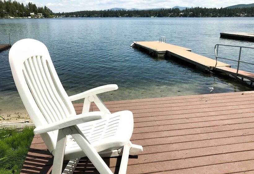 Newport Cabin W/ Lakefront Private Porch & Grill!