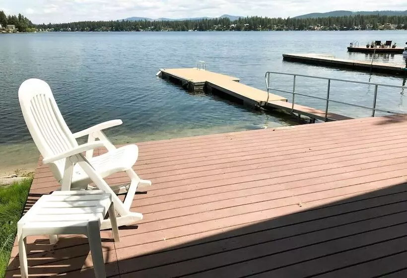 Newport Cabin W/ Lakefront Private Porch & Grill!