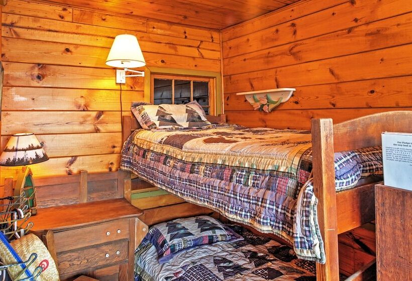 Newport Cabin W/ Lakefront Private Porch & Grill!