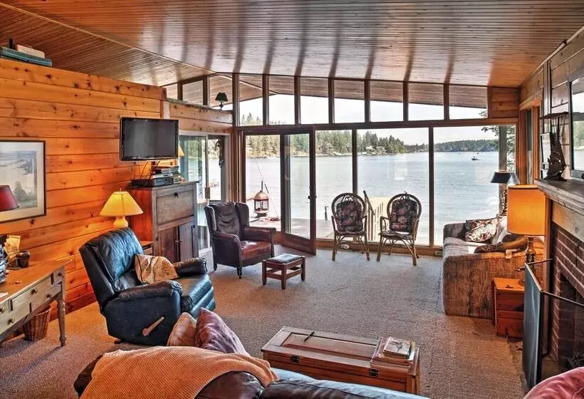 Newport Cabin W/ Lakefront Private Porch & Grill!