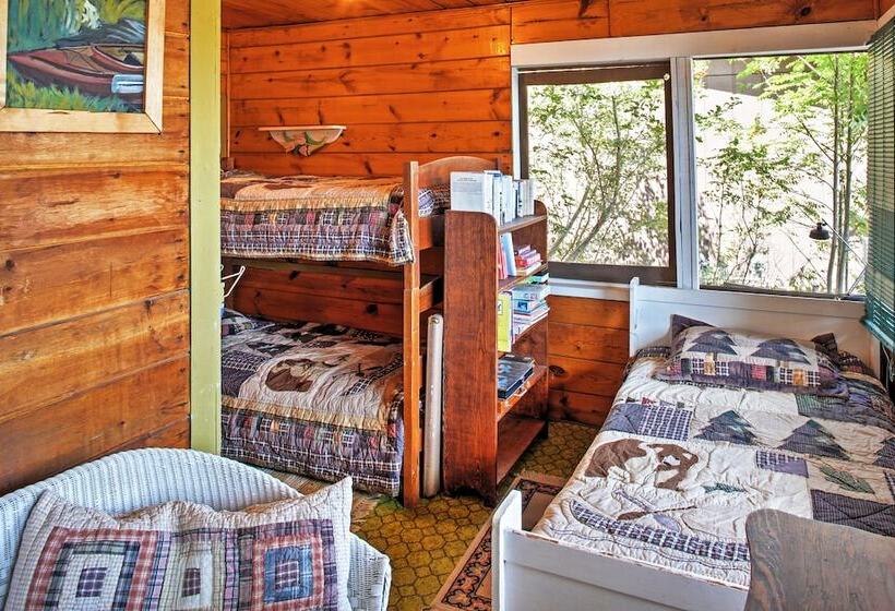 Newport Cabin W/ Lakefront Private Porch & Grill!