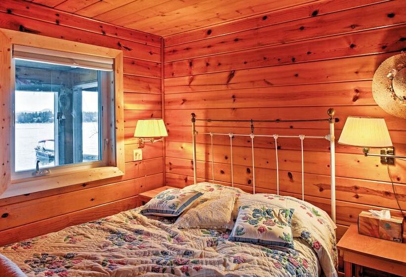 Newport Cabin W/ Lakefront Private Porch & Grill!