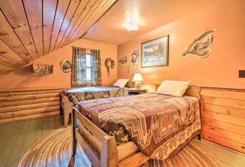 Handcrafted Log Cabin In Candor: Group Getaway!