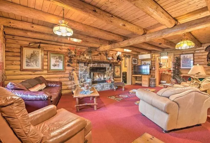 Handcrafted Log Cabin In Candor: Group Getaway!