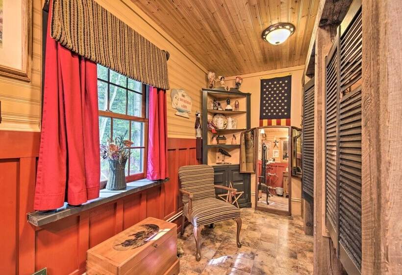 Handcrafted Log Cabin In Candor: Group Getaway!