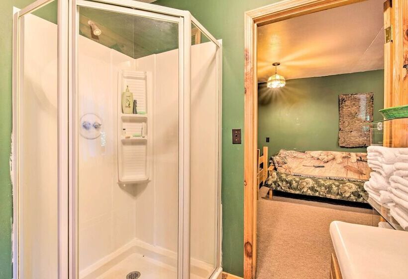 Handcrafted Log Cabin In Candor: Group Getaway!