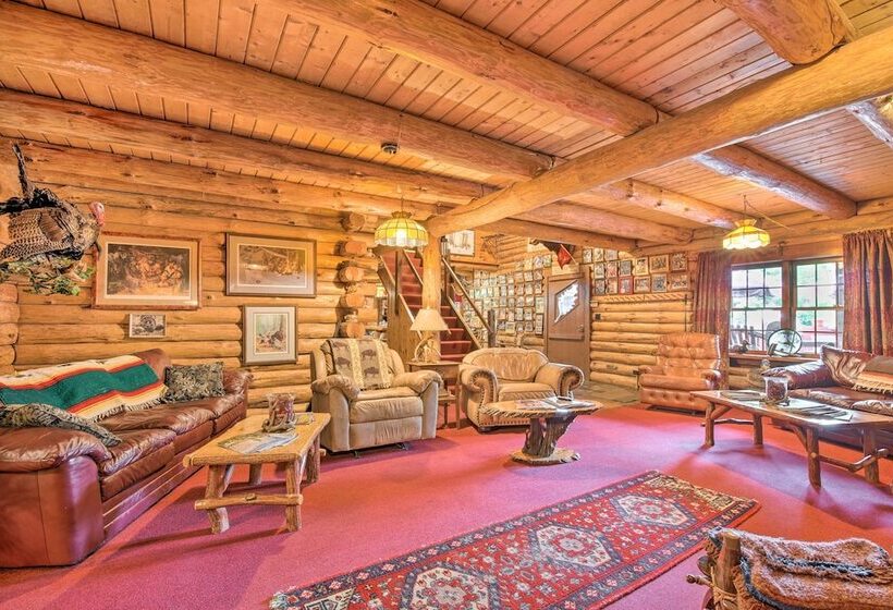 Handcrafted Log Cabin In Candor: Group Getaway!
