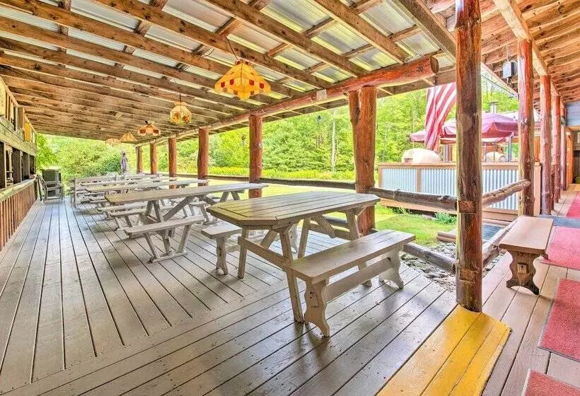 Handcrafted Log Cabin In Candor: Group Getaway!