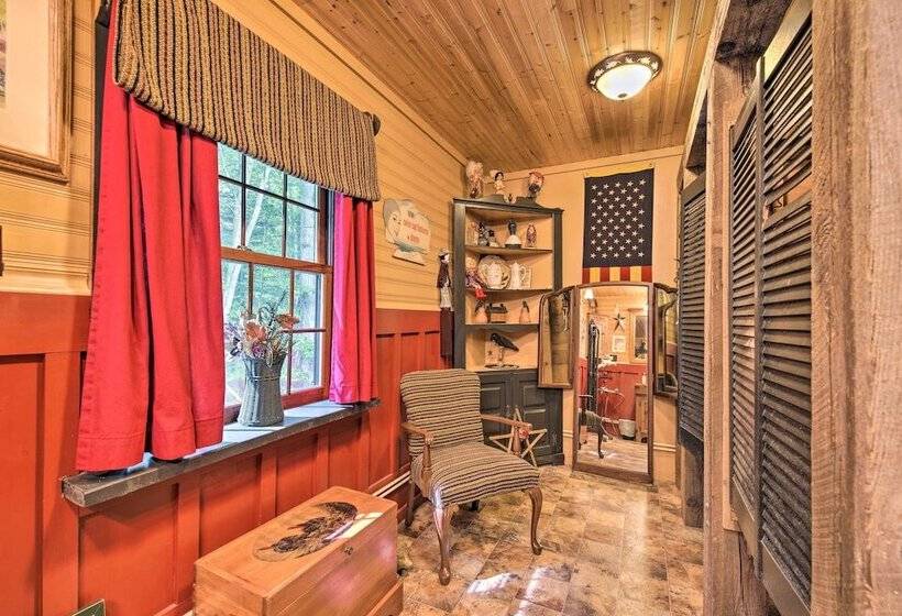 Handcrafted Log Cabin In Candor: Group Getaway!