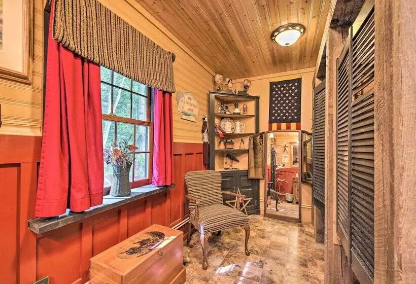 Handcrafted Log Cabin In Candor: Group Getaway!