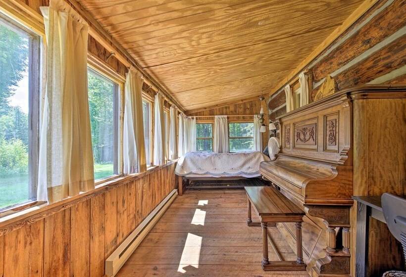 Dog Friendly Park Falls Cottage W/ 5 Acres & Lake