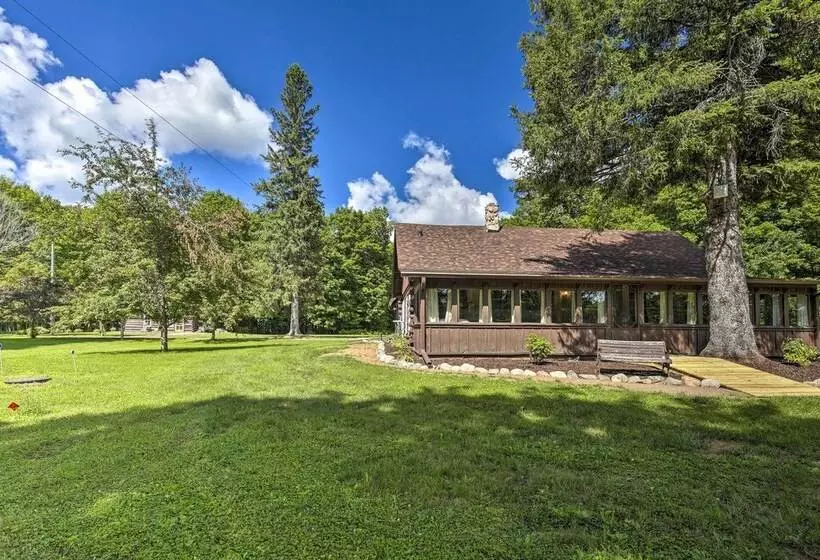 Dog Friendly Park Falls Cottage W/ 5 Acres & Lake