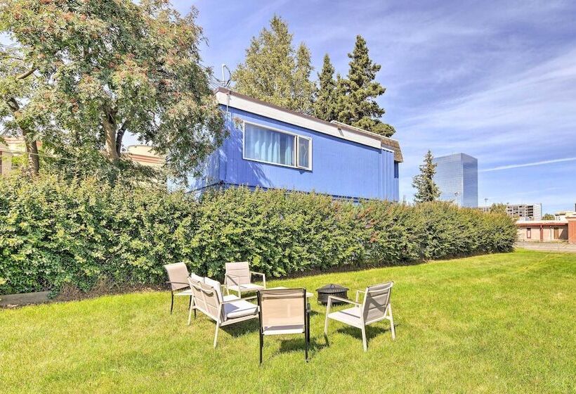 Pet Friendly Anchorage Gem: Walkable Location