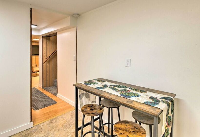 Pet Friendly Anchorage Gem: Walkable Location