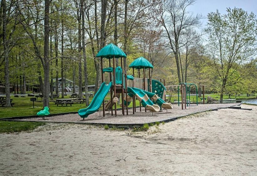 Pocono Paradise W/ Game Room: Walk To Locust Lake!