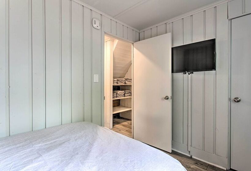 Pocono Paradise W/ Game Room: Walk To Locust Lake!